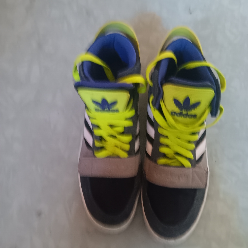 ADIAS HIGH TOP MENS SNEAKERS SIZE 12